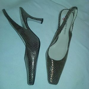NEW Karen Mason Leather Snake Textured Heels 5.5